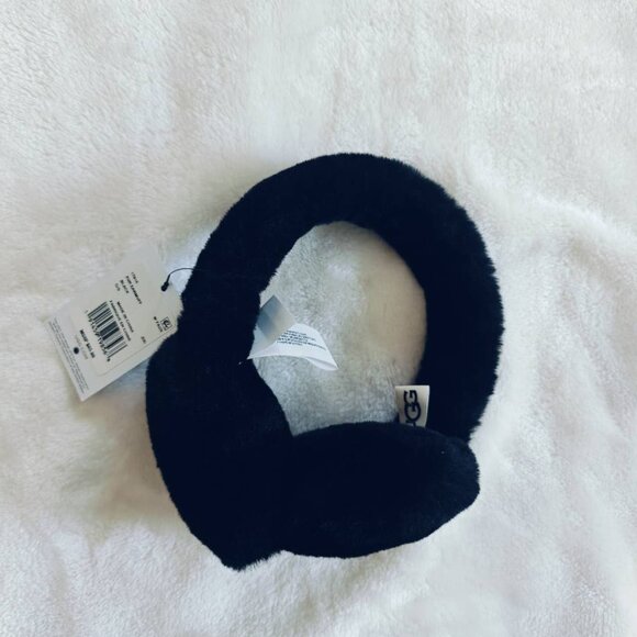 NWT UGG Fur Ear Muffs in black - Picture 2 of 3
